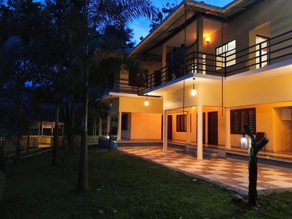 Sparrow Vale Resort Kotamangalam Exterior photo