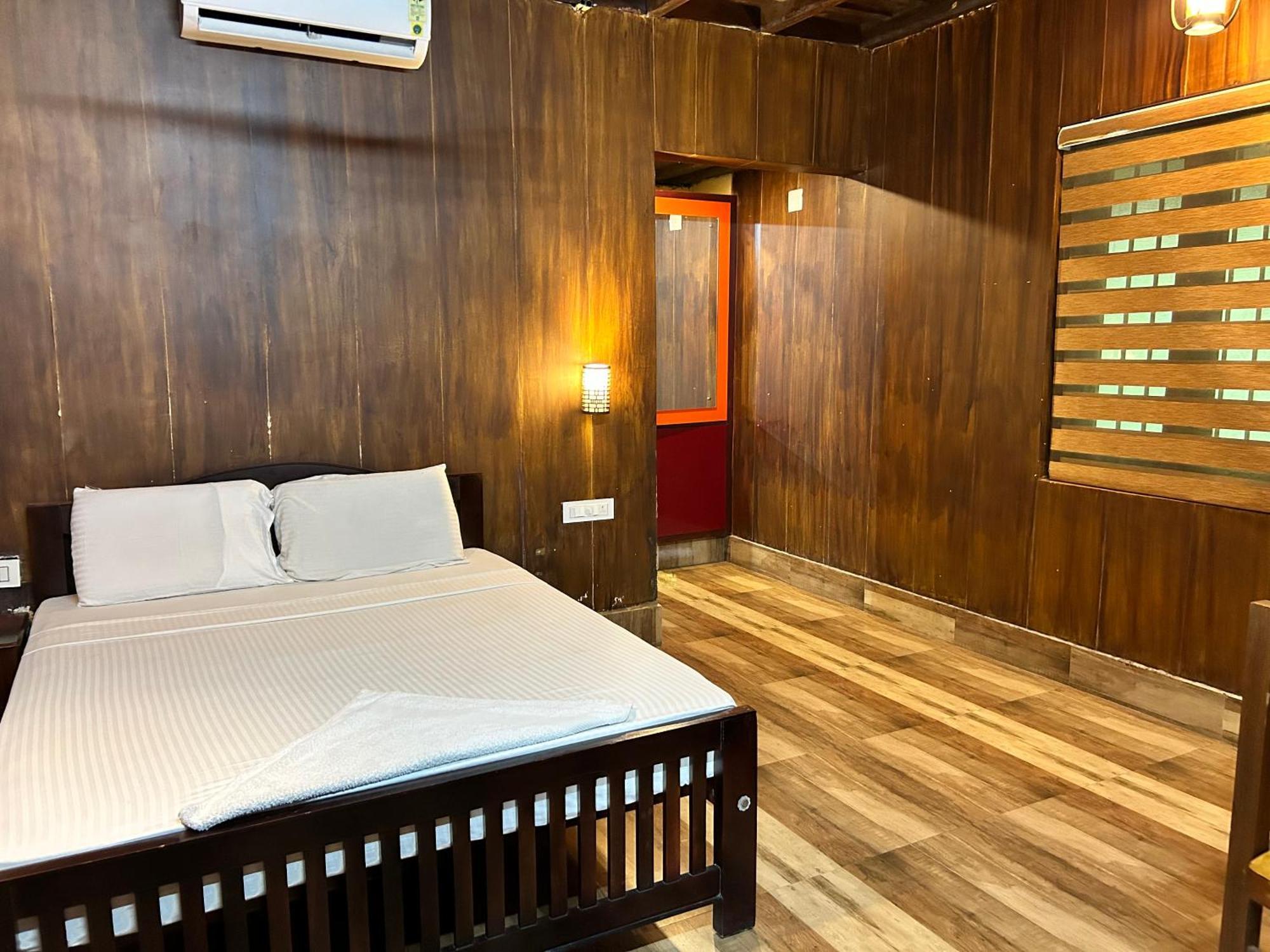 Sparrow Vale Resort Kotamangalam Room photo